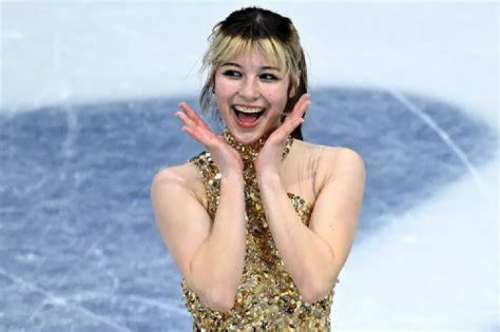 アリサリウの「歯」の秘密——金メダリストを彩るスマイリーピアスの正体と健康リスク