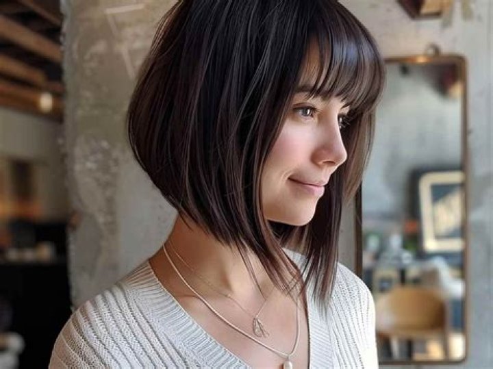 ショートヘアキャバ嬢が選ばれる理由と似合う髪型・接客術