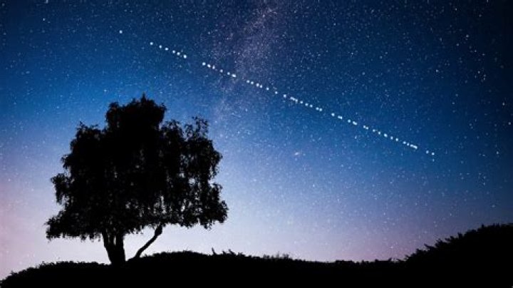 スターリンク衛星はいつ見える？時間帯・見方・注意点を解説